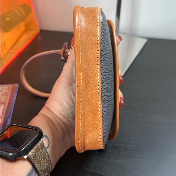 Dooney & Bourke Black and Tan Clutch - Picture 4 of 10